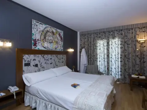 Hotel Mayurca - Photo 1