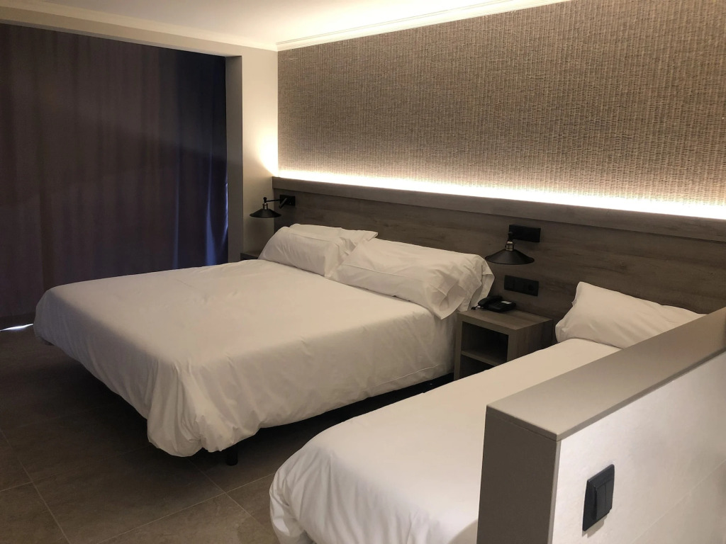 Hotel Metropol 4 Superior - Photo 3