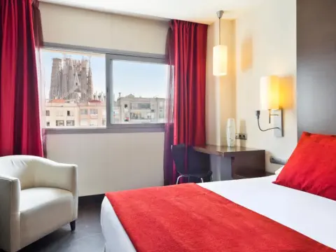 Metropolitan Sagrada Familia - Adults Only - Photo 4