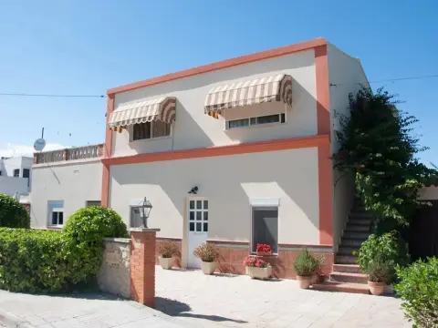 Modern Holiday Home in St Jaume d'Enveja with Private Pool - Photo 1