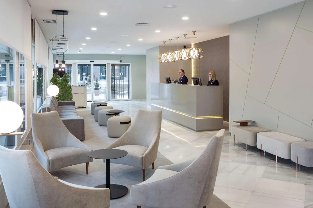 NH Madrid Barajas Airport - Photo 2