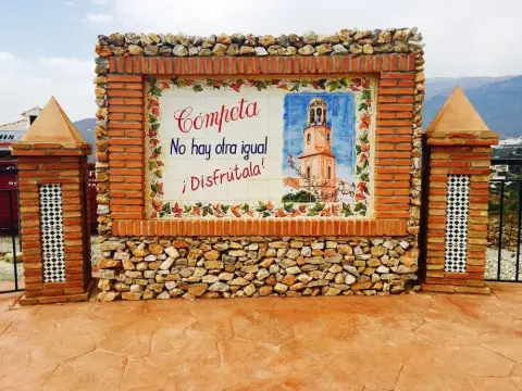 No 9 Competa - Photo 1