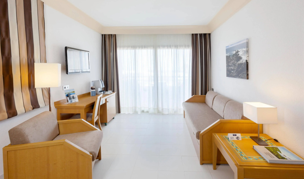 Occidental Lanzarote Mar - Photo 2