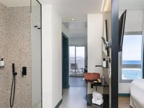 OCCIDENTAL LAS CANTERAS