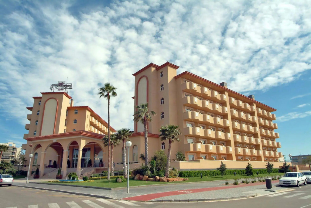 OHTELS LA HACIENDA 4 *