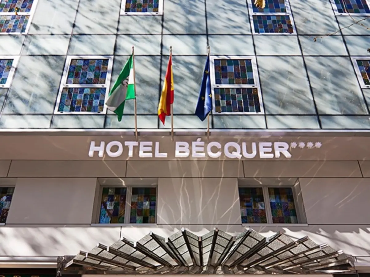 Becquer Hotel, Historic City Center