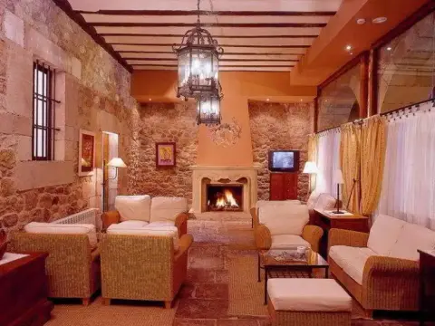 Palacio Guevara - Photo 2