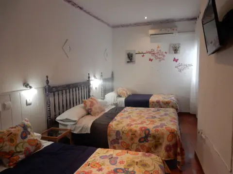 Pensión La Giraldilla - Photo 3