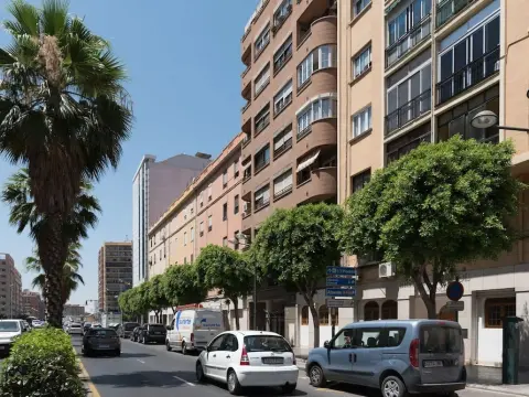 Peris y Valero Flat - Photo 1