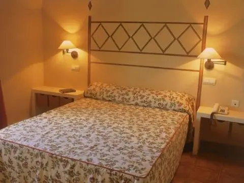Hotel Boutique Carrasqueta Alicante-Xixona - Photo 4