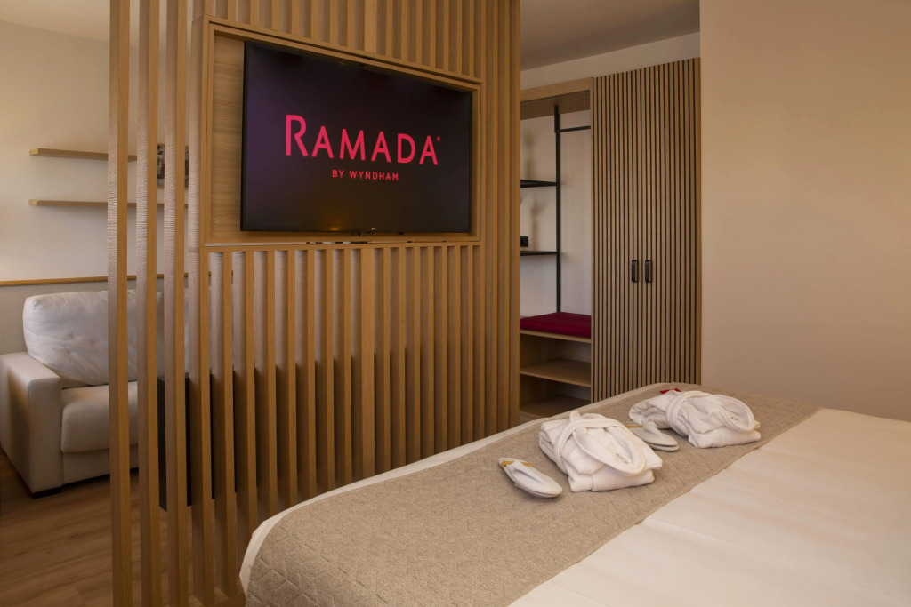 Ramada by Wyndham Madrid Getafe - Photo 2