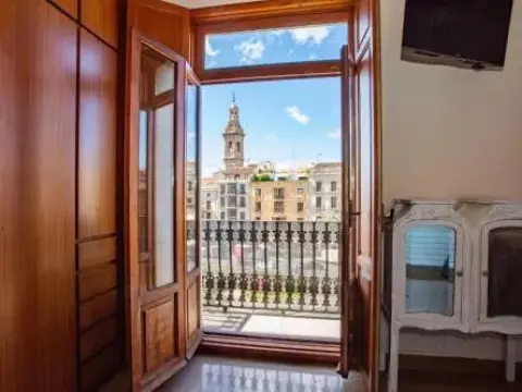 Reina Claudia Valencia - Foto 1