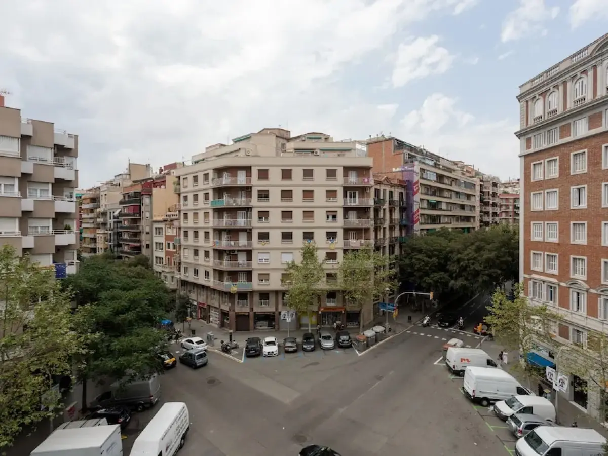 Sagrada Familia - Gaudi Apartment