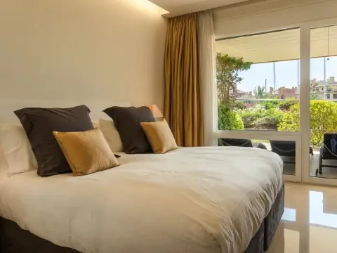 Sotogrande Marina 2Bedroom Luxury Ground - Photo 4