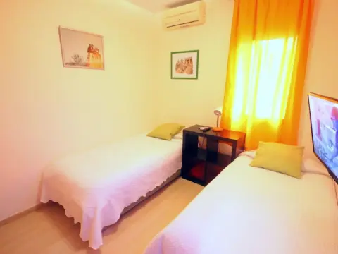 Stopbarcelona Universidad Apartments - Photo 2