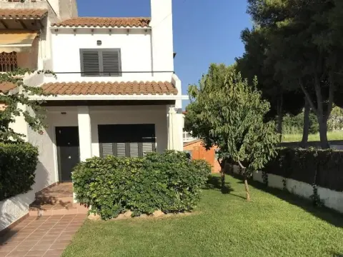 Stylish Beach House 600m to sea - Photo 2