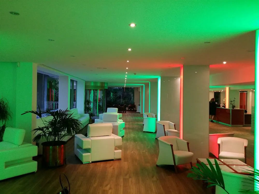 Sunna Park Apartments - Photo 2