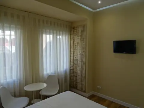 Urban Burgos - Photo 2