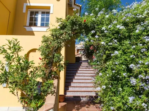 Villa Borja - Photo 1