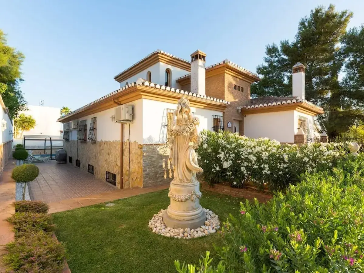 Villa Madnis - Adults Only