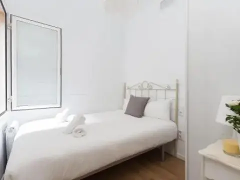 VINTAGE - Plaza Universidad - Photo 3