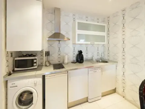 WooTravelling Plaza de Oriente Homtels - Photo 3