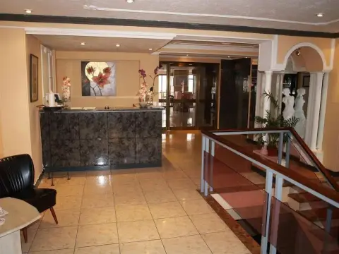 Hotel Xapala - Photo 2
