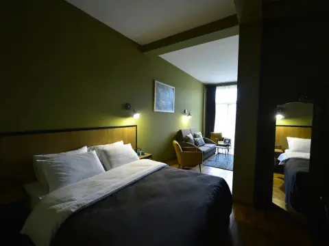 27 Hotel - Photo 2
