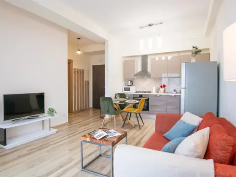 Ryadom s Parkom i Metro Apartments - Photo 1