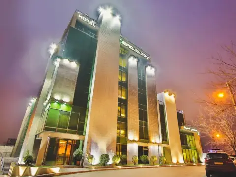 Capitol By Umbrella - Photo 1