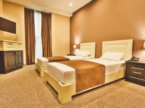 Capitol By Umbrella - Photo 4