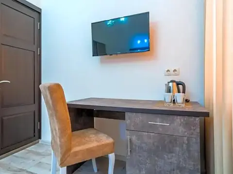 Golden Light Hotel - Photo 4