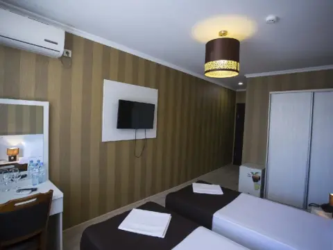 Hotel & Cafe Batus - Photo 3