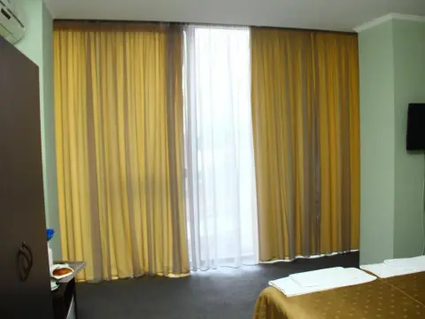 Hotel Georgia - Photo 3