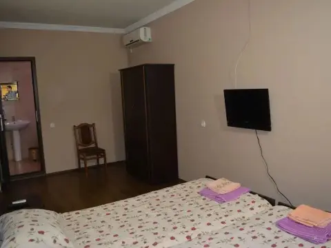 Hotel In The Middle of City - Photo 2