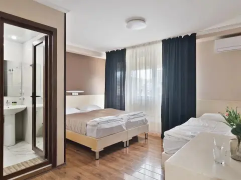 Hotel Tbilisi Central by Mgzavrebi - Photo 2