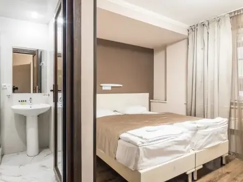 Hotel Tbilisi Central by Mgzavrebi - Photo 3