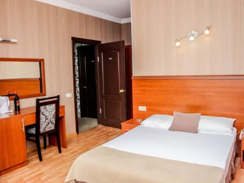 Istanbul Hotel - Photo 3