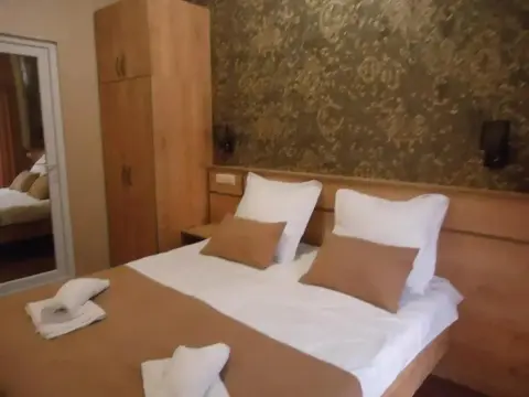 La'Rooms - Photo 2