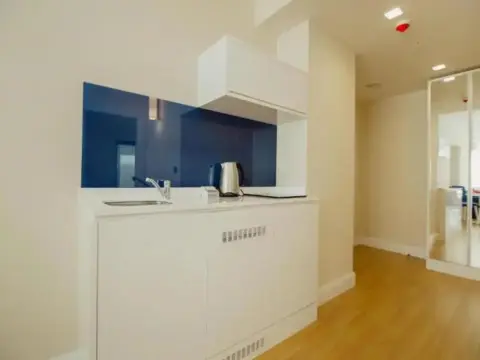 Orbi City Luxury Towers - Photo 4