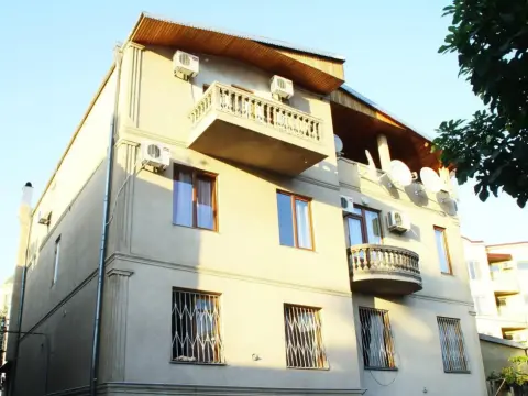 Hotel Bonus - Photo 1