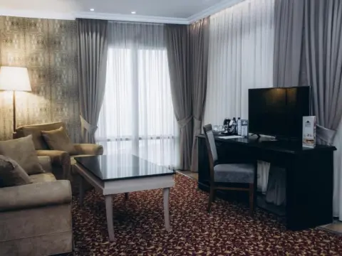 Colosseum Marina Hotel - Photo 4