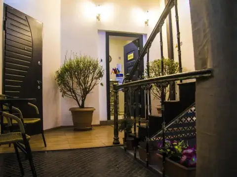 Prima Avenue Hotel - Photo 2