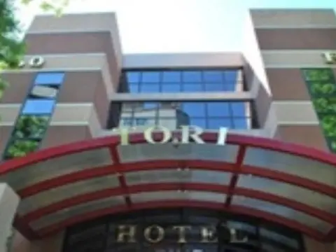 Tori - Photo 1