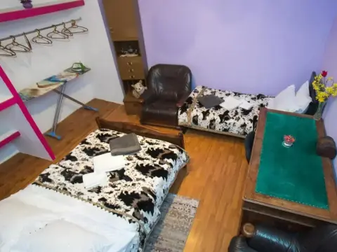 Urban 1861 - Photo 2