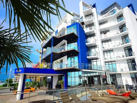 REALM Hotel Batumi - Foto 1