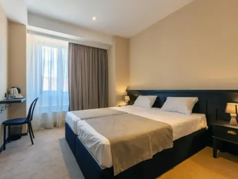 Solomon Hotel - Photo 3