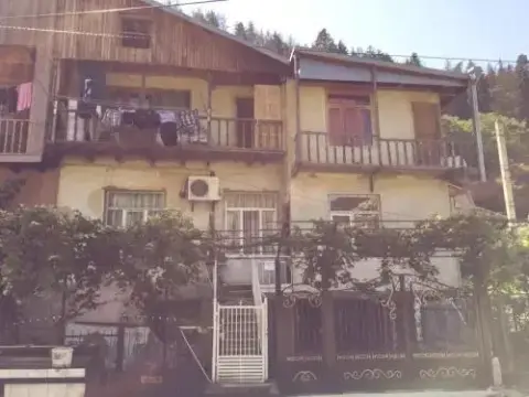 Thorely's Guest House - Photo 1