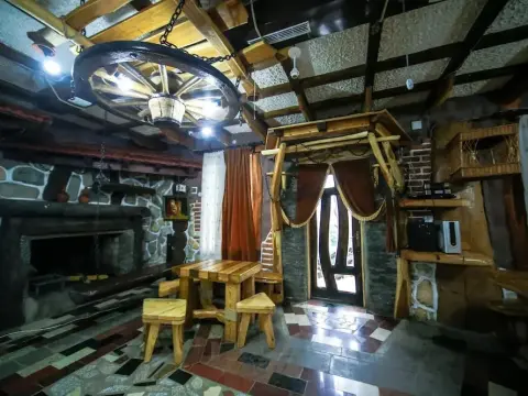 Tomas sakhli - Photo 2