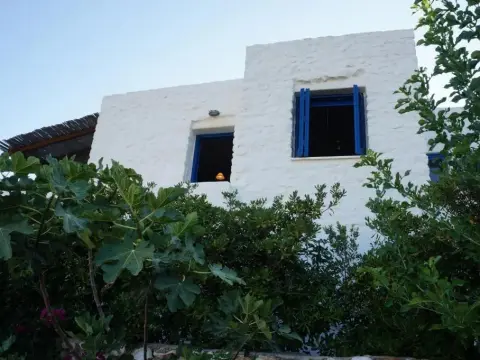 2-bedroom stone house, pool, 10min walk to beach - Photo 1